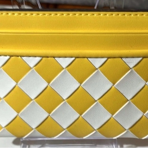 Michael Kors Woven Yellow & White Cardholder – Purr-fectly Stylish! - Picture 2 of 2